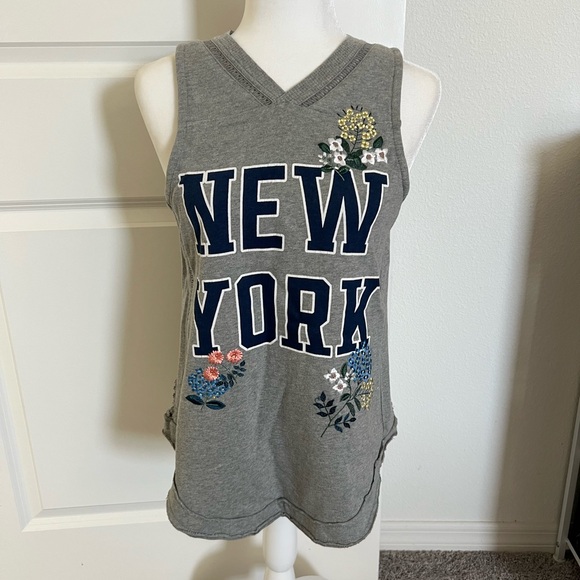NWT Anthropologie Gray New York Graphic Tank Top Small - Picture 5 of 13